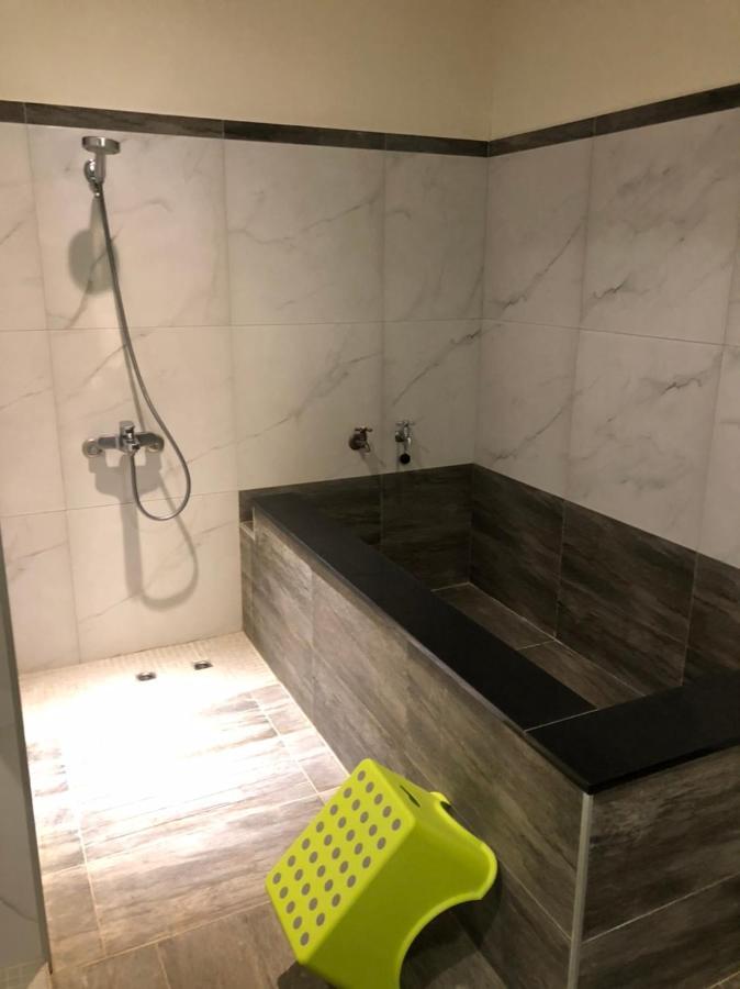 Yy Elleys Home Цзяоси Экстерьер фото